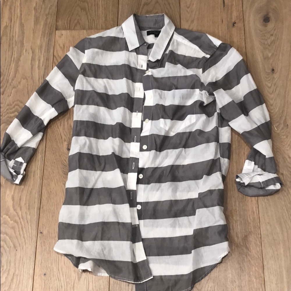 Quarter sleeve button up